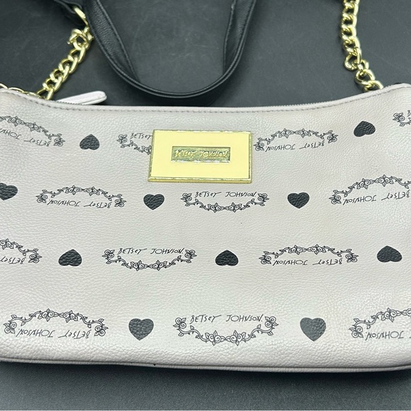 Betsey Johnson Heart Shoulder Chain Crossbody Bag Grey Light Pink Chain Strap - Picture 2 of 11